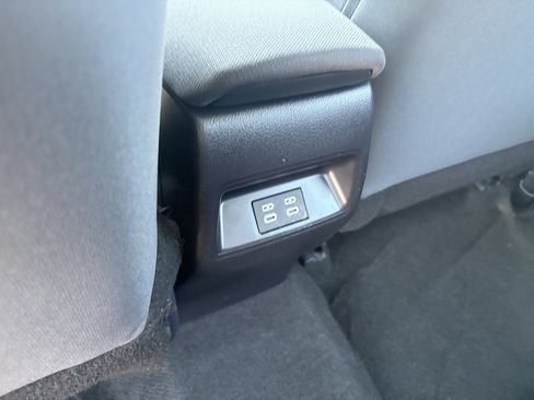 Used 2025 Toyota Corolla LE FWD image 14