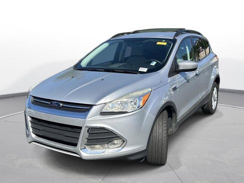 Used 2014 Ford Escape SE w/ Equipment Group 201A FWD image 2
