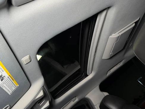 Used 2015 Cadillac Escalade ESV Premium AWD/4WD image 36