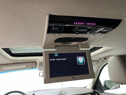 Used 2015 Chevrolet Tahoe LTZ AWD/4WD image 8