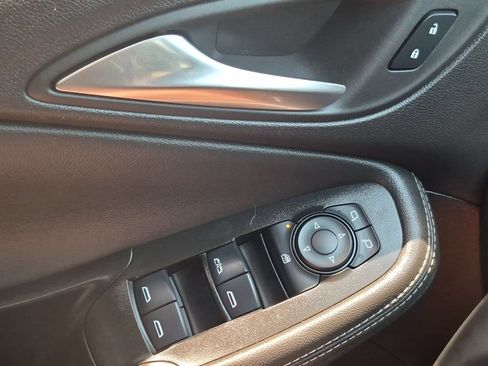 Used 2024 Buick Encore GX Preferred FWD image 25