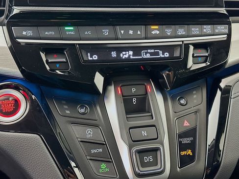 New 2026 Honda Odyssey Touring image 13