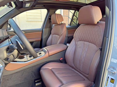Used 2026 BMW X5 xDrive50e w/ M Sport Package AWD/4WD image 43