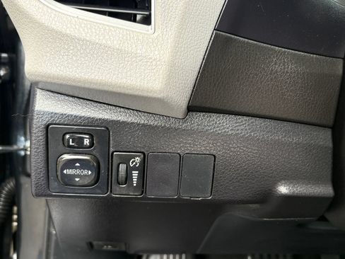 Used 2016 Toyota Corolla LE FWD image 33