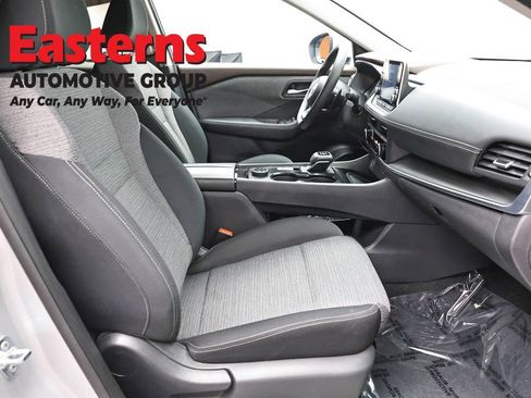 Used 2023 Nissan Rogue SV AWD/4WD image 24