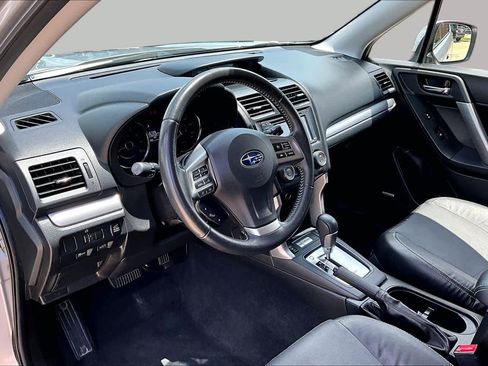 Used 2014 Subaru Forester 2.5i Touring AWD/4WD image 18