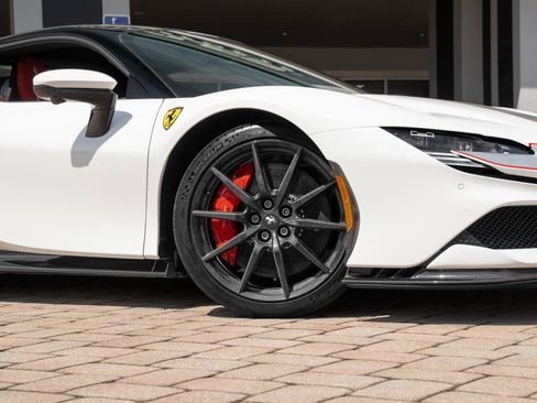Used 2022 Ferrari SF90 Stradale Coupe image 23