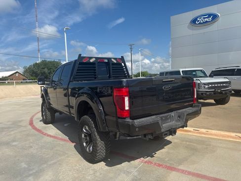Used 2022 Ford F250 Lariat w/ Black Appearance Package AWD/4WD image 7