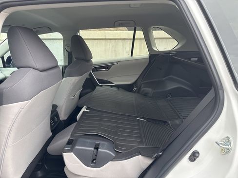 Used 2024 Toyota RAV4 XLE image 25