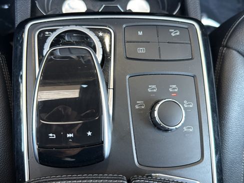Used 2017 Mercedes-Benz GLE 350 4MATIC image 26