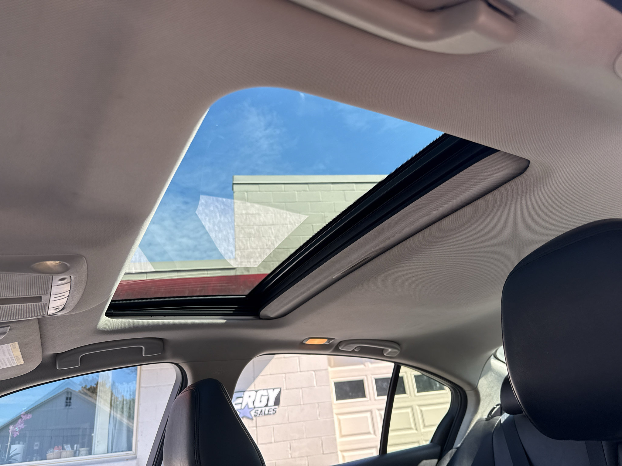 Used 2015 INFINITI Q50 AWD w/ Moonroof Package image 25