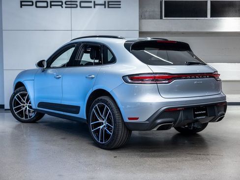 Certified 2025 Porsche Macan image 3