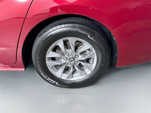 Used 2025 Toyota Sienna XLE FWD image 21