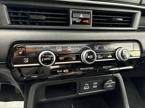 Used 2025 Honda Pilot Touring image 26