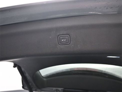 Used 2024 Buick Enclave Premium image 7