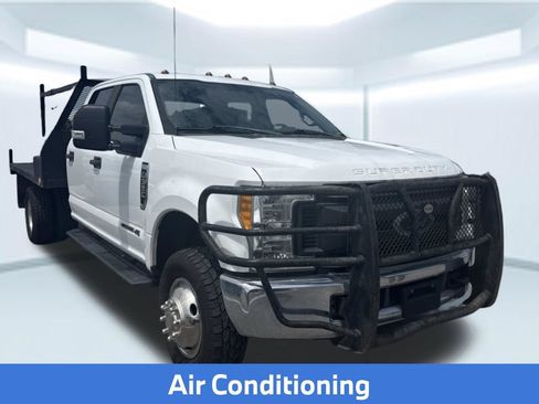 Used 2017 Ford F350 XL w/ Power Equipment Group AWD/4WD image 4