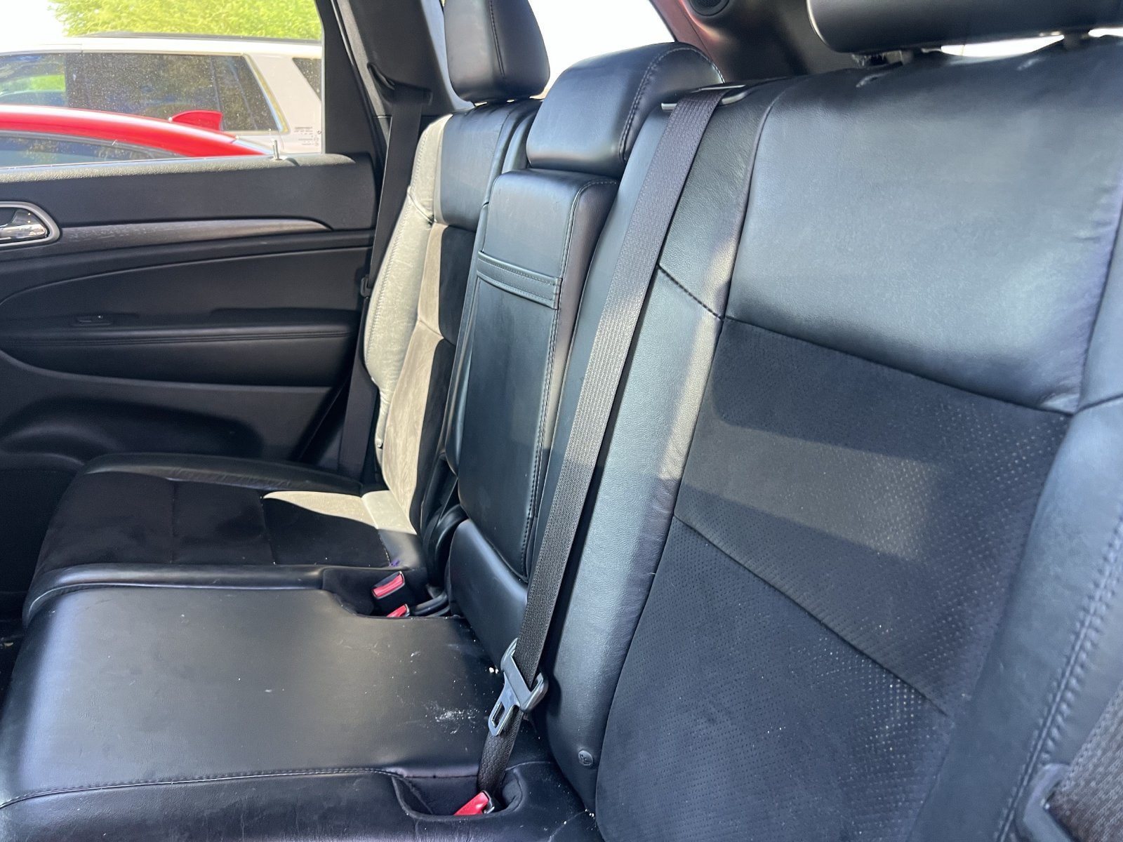 Used 2018 Jeep Grand Cherokee Altitude RWD image 7