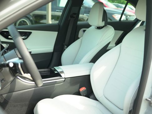 New 2025 Mercedes-Benz C 300 4MATIC Sedan image 22