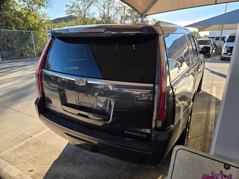Used 2015 Cadillac Escalade ESV Premium image 5