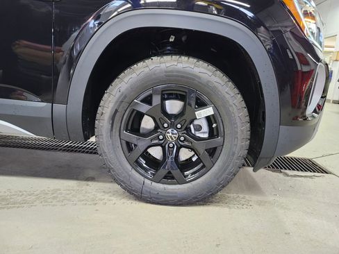 New 2026 Volkswagen Atlas Peak Edition AWD/4WD image 15