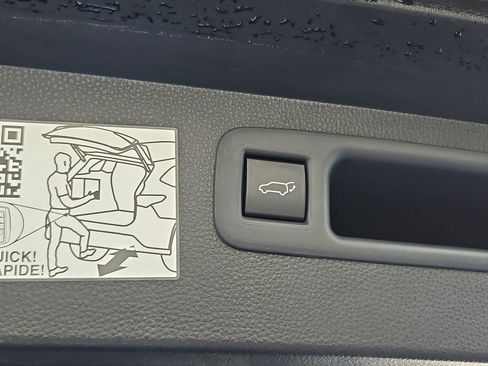 Used 2021 Toyota Highlander Limited image 38