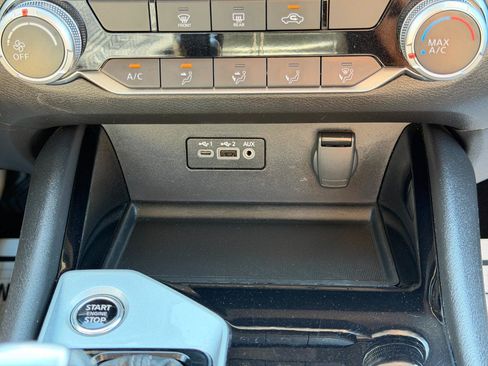 Used 2024 Nissan Altima 2.5 SV FWD image 59