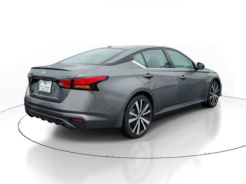 Certified 2020 Nissan Altima 2.5 SR w/ Premium Package FWD image 4