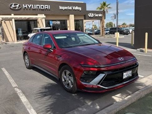 Certified 2025 Hyundai Sonata SE FWD image 2