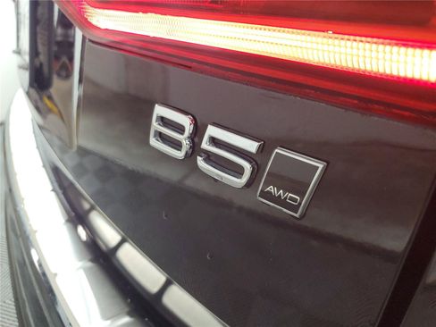 Certified 2025 Volvo XC60 B5 Ultra AWD/4WD image 7