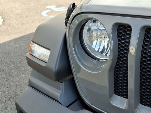 Used 2023 Jeep Wrangler Sport AWD/4WD image 10