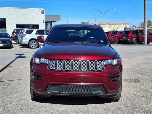 Used 2022 Jeep Grand Cherokee Laredo X image 19