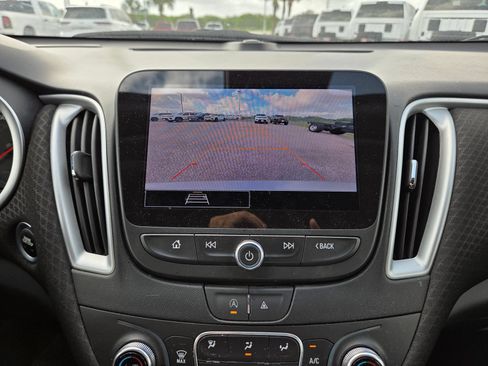 Used 2024 Chevrolet Malibu LT FWD image 9