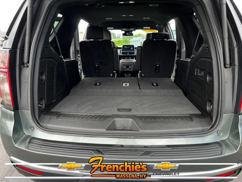 Used 2024 Chevrolet Tahoe LT w/ Luxury Package AWD/4WD image 6