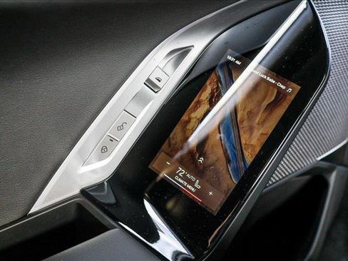 Used 2025 BMW 740i xDrive image 21