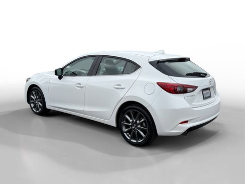 Used 2018 MAZDA MAZDA3 Touring image 3