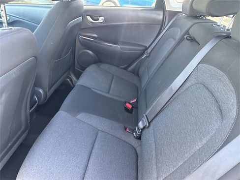 Used 2023 Hyundai Kona SE image 33