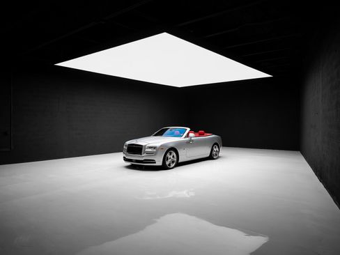 Used 2017 Rolls-Royce Dawn RWD image 94