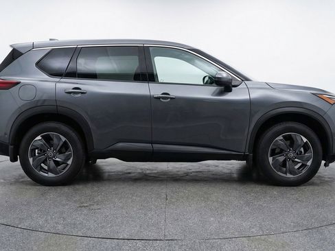 Used 2025 Nissan Rogue SV image 11