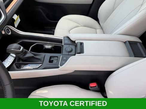 Certified 2026 Toyota Grand Highlander FWD image 12