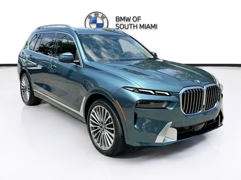 Certified 2025 BMW X7 xDrive40i w/ Premium Package AWD/4WD image 1