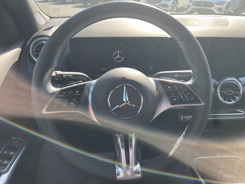 Certified 2025 Mercedes-Benz GLA 250 4MATIC w/ Driver Assistance Package image 18