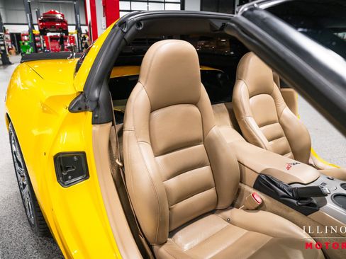 Used 2005 Chevrolet Corvette Coupe w/ Preferred Equipment Group RWD image 26