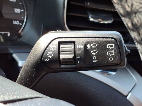 Used 2022 Ford Explorer XLT w/ Equipment Group 202A AWD/4WD image 27