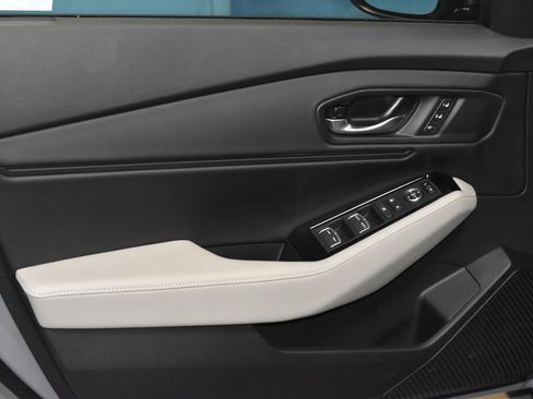 Used 2025 Honda Accord Touring image 4
