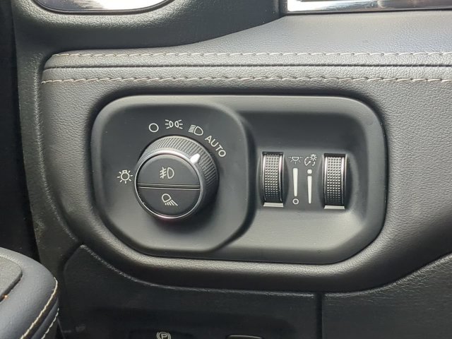 Used 2025 RAM 1500 Limited AWD/4WD image 27
