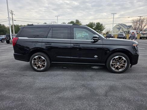 Used 2025 Ford Expedition King Ranch image 4