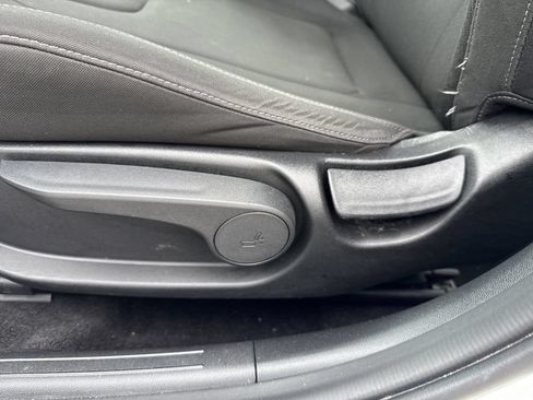 Used 2022 Hyundai Elantra Blue FWD image 12
