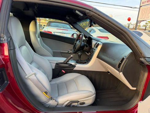 Used 2005 Chevrolet Corvette Coupe w/ Preferred Equipment Group RWD image 20