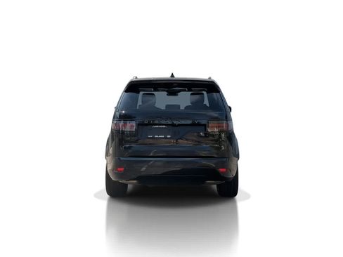 Used 2025 Land Rover Discovery Dynamic SE AWD/4WD image 7