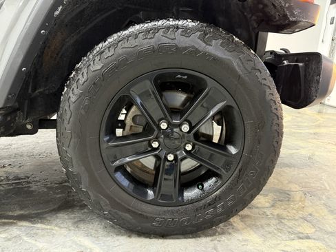 Used 2021 Jeep Wrangler Unlimited Sahara image 28